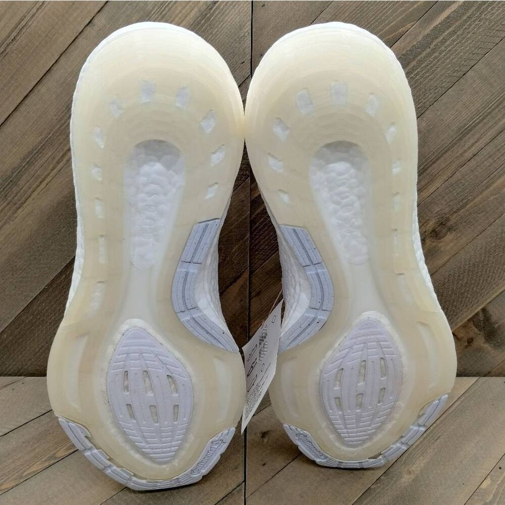 Adidas UltraBoost 22 Triple White Running‎ Shoes Womens Size 7.5 White Sneakers - Picture 8 of 9